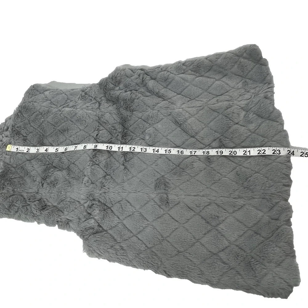 Carmen Marc Valvo Women's XS New Gray Full Zip Faux Fur Quilted‎ Lined Cozy Vest